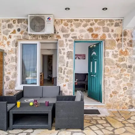 Gkountis Tsoukaládhes