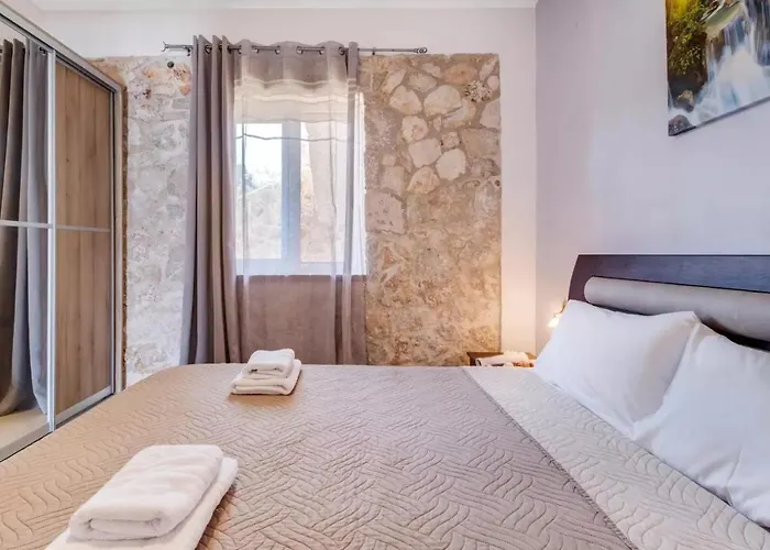 Gkountis * Цукаладес